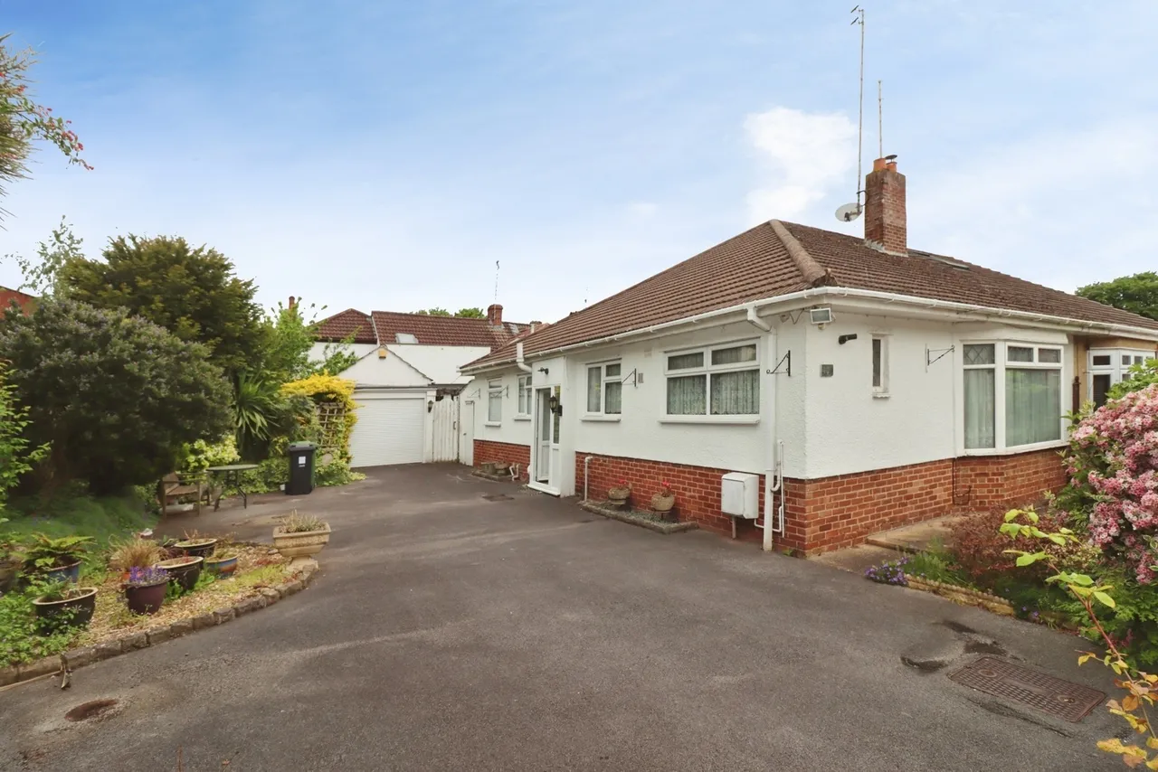 2 bed house for sale — Shrubbery Road, Bristol, BS16
