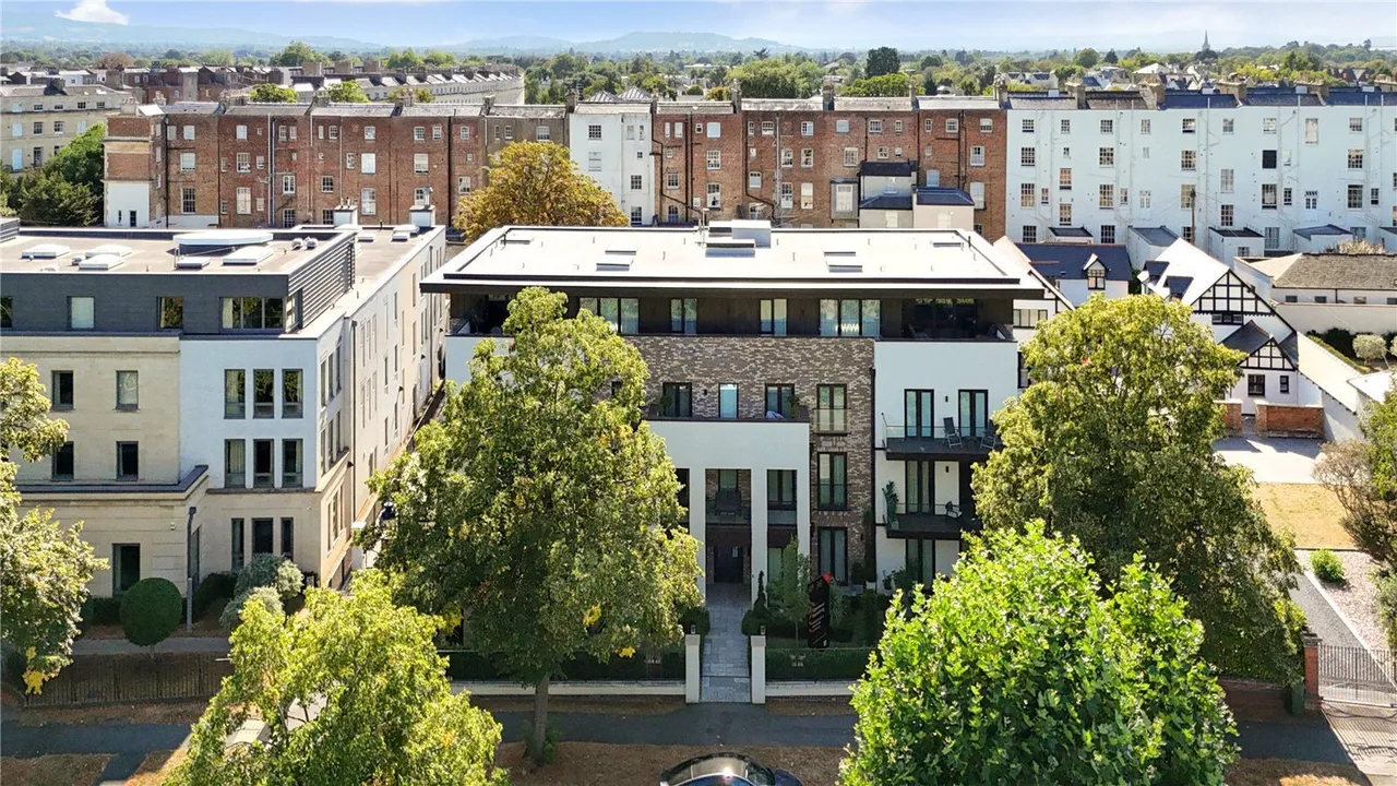 Parabola Road, Cheltenham, GL50, photo 15