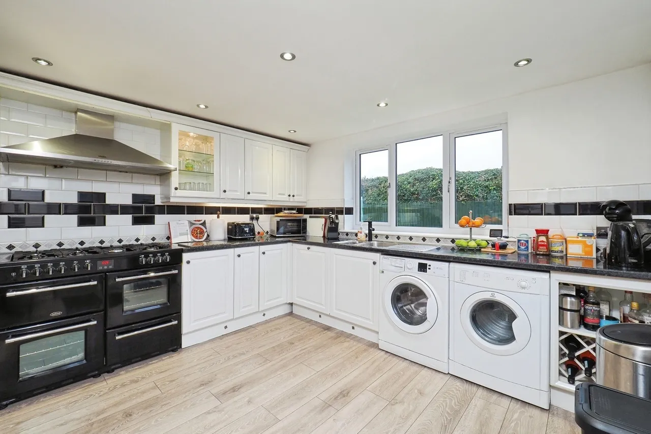 Leen Drive, Hucknall, Nottingham, Nottinghamshire, NG15, photo 2