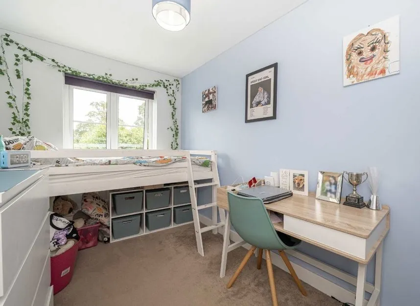 Blacksmith Close, Sunbury-On-Thames, TW16, photo 7