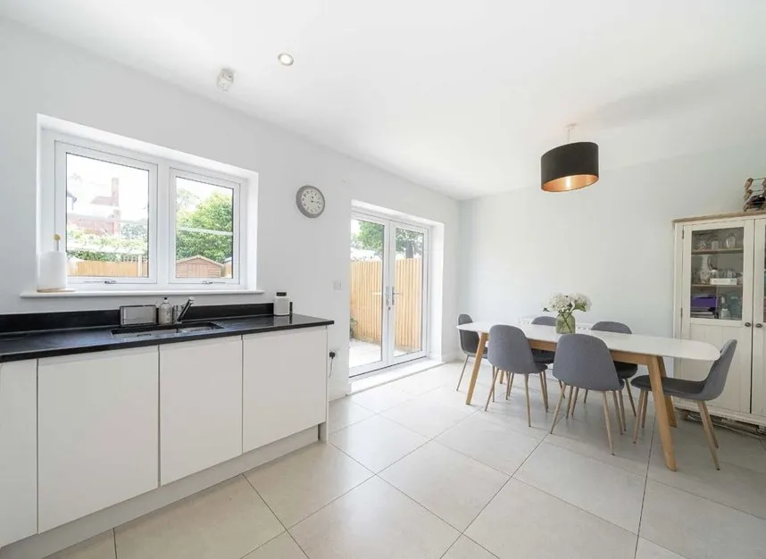 Blacksmith Close, Sunbury-On-Thames, TW16, photo 5