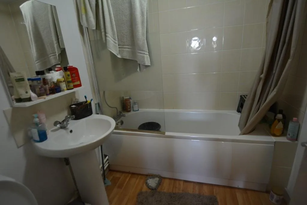 Misterton Court, Orton Goldhay, PE2, photo 8
