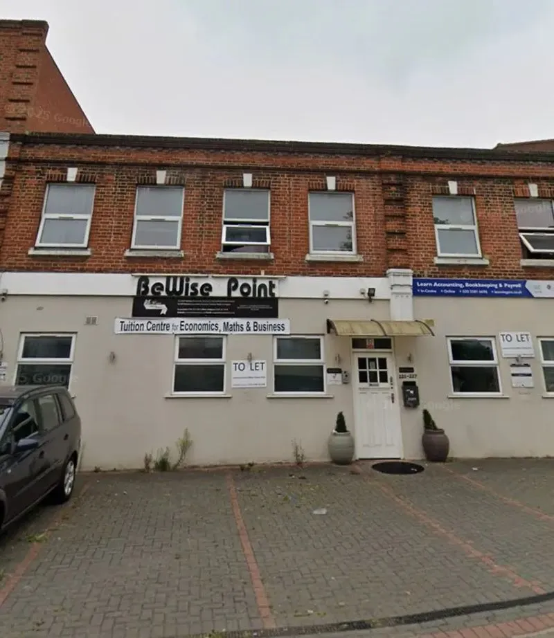 High Road, Harrow Weald HA3 5EE, photo 5