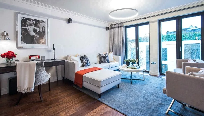 2 bed flat to rent, Fulham Road, London, SW3