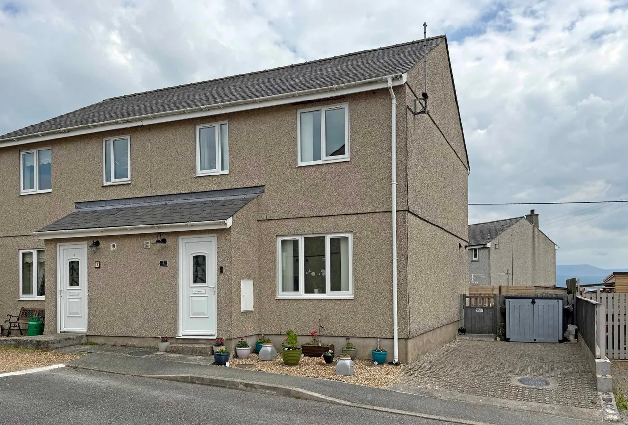 3 bed house for sale, Stad Hen Ysgol, Newborough