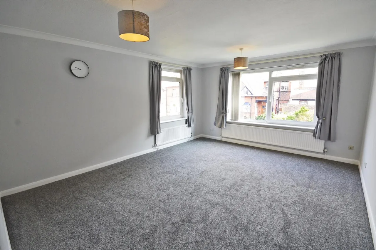Esplanade Road, Scarborough, YO11, photo 2