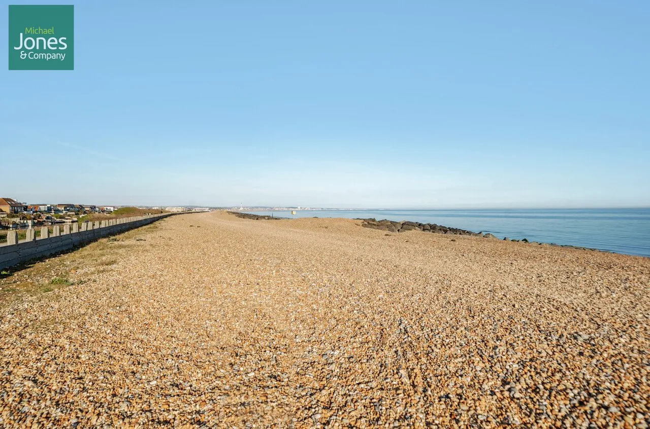 Brighton Road, Lancing, BN15, photo 2