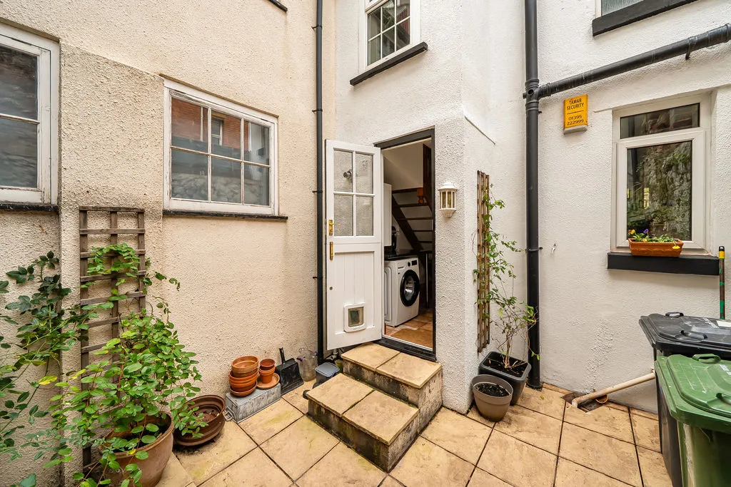Pavilion Place, Exeter, photo 6