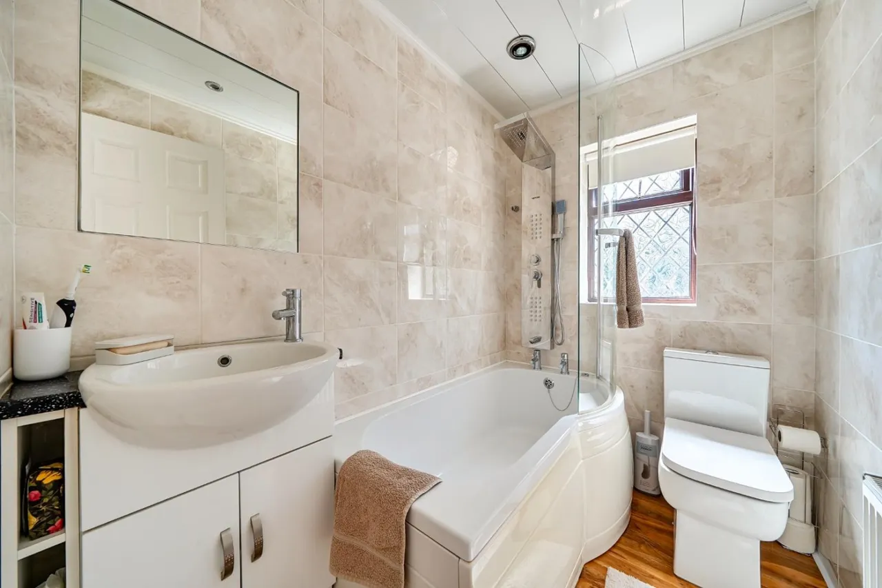 Mossdale, Wilnecote, B77, photo 16