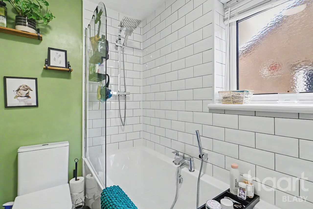 Featherstone Drive, Leicester, LE2, photo 6