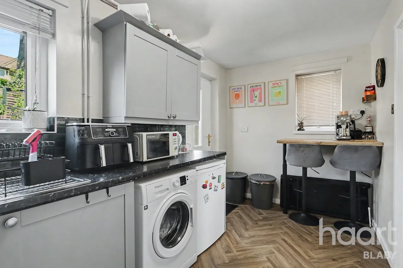 Featherstone Drive, Leicester, LE2, photo 2