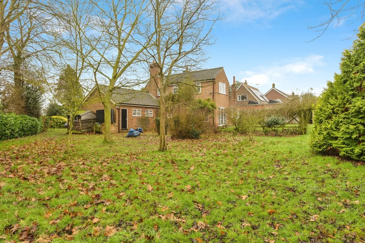 Barnham Broom Road, Wymondham, Norfolk, NR18, photo 11