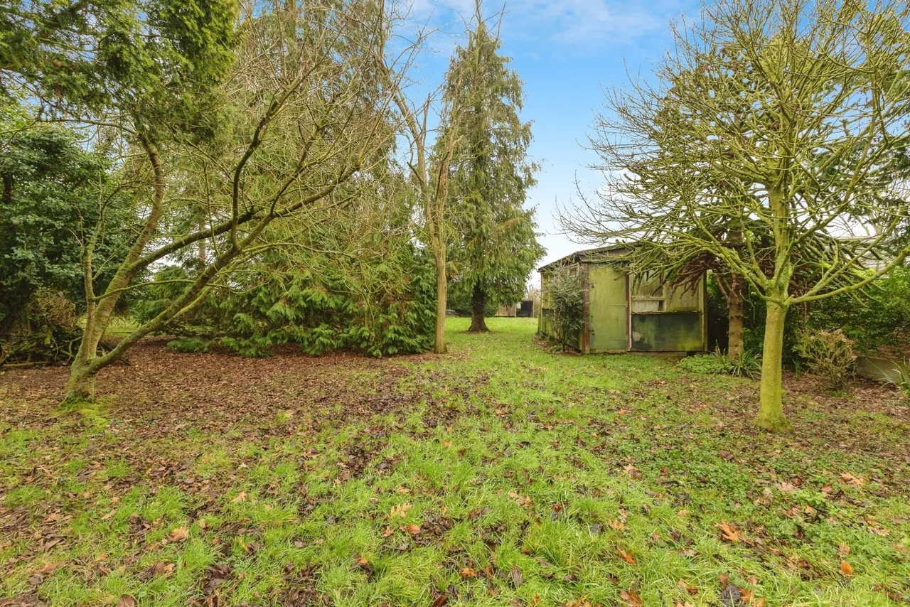 Barnham Broom Road, Wymondham, Norfolk, NR18, photo 14
