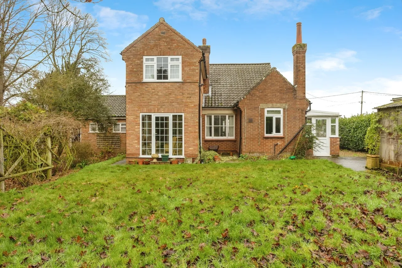Barnham Broom Road, Wymondham, Norfolk, NR18, photo 10