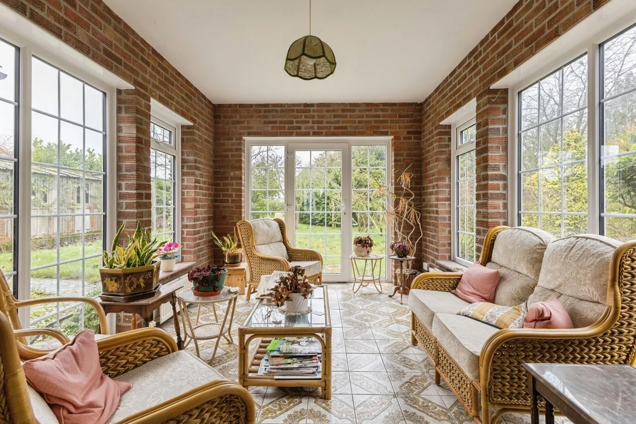 Barnham Broom Road, Wymondham, Norfolk, NR18, photo 2