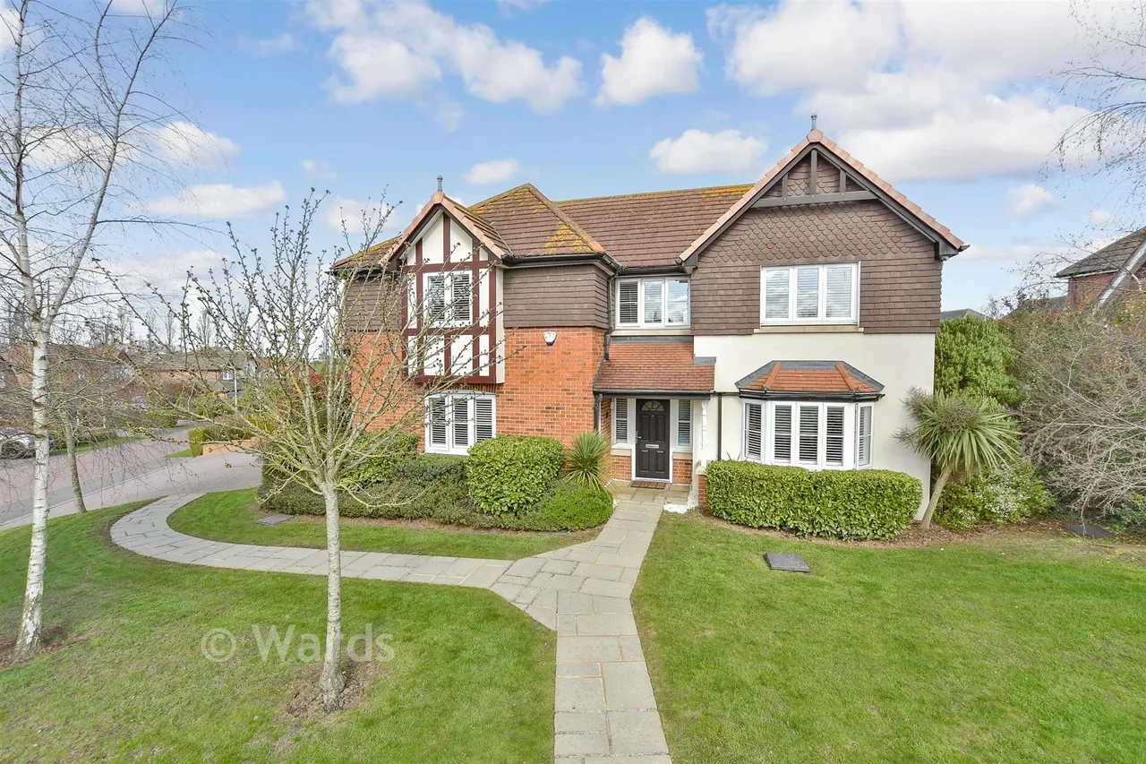 3 bed house for sale, Hustlings Drive, Eastchurch, ME12