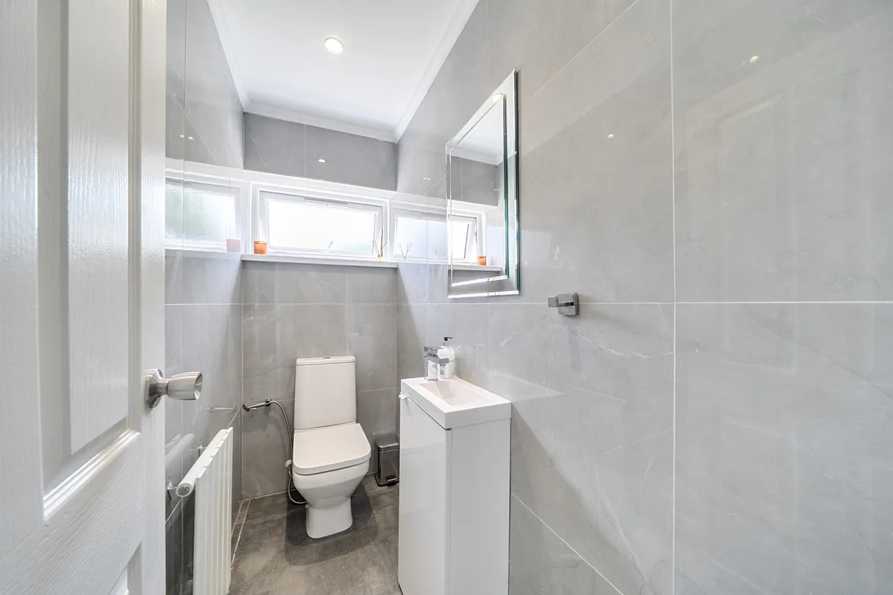 Hallam Gardens, Pinner, HA5, photo 14