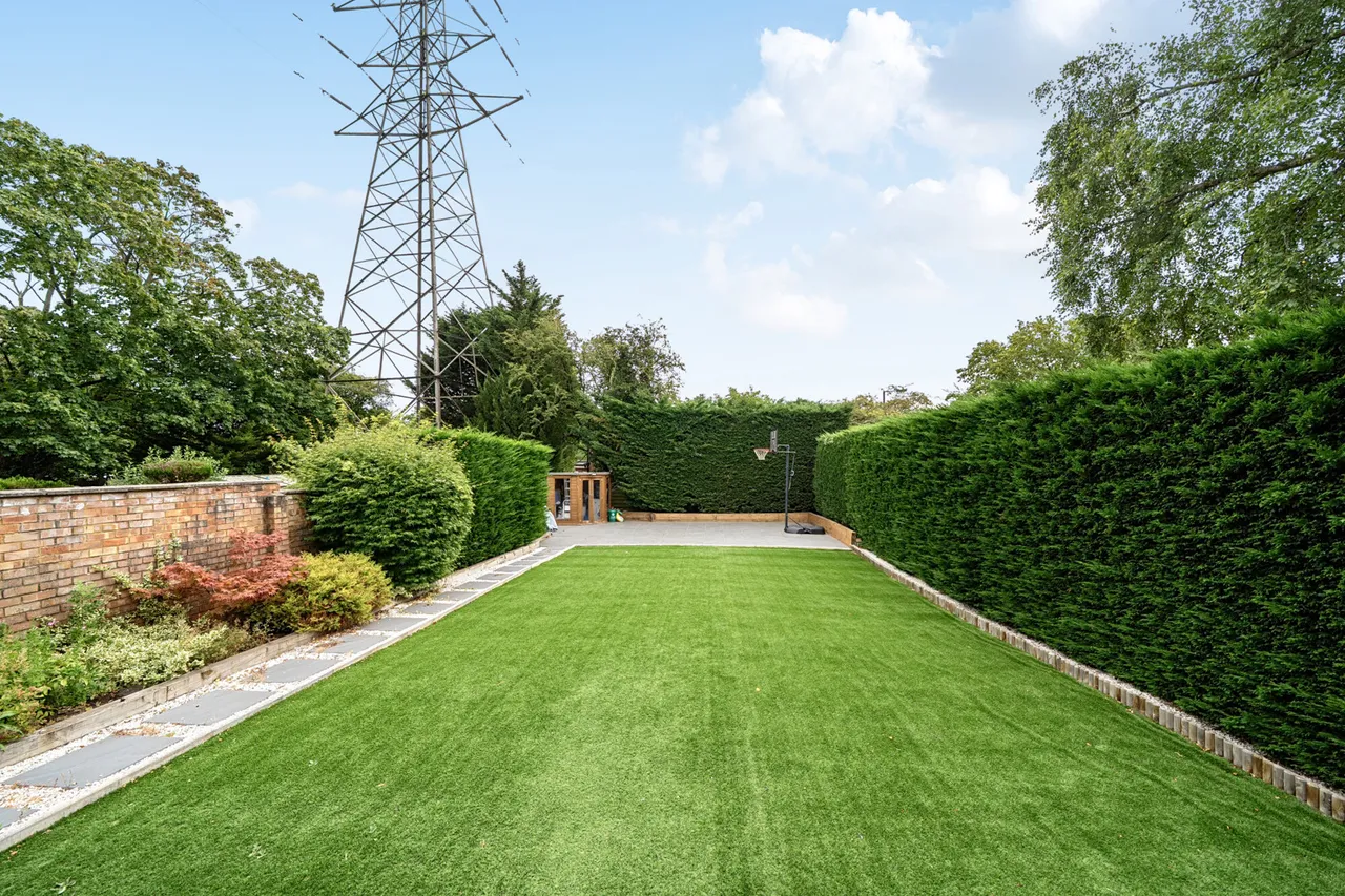 Hallam Gardens, Pinner, HA5, photo 13