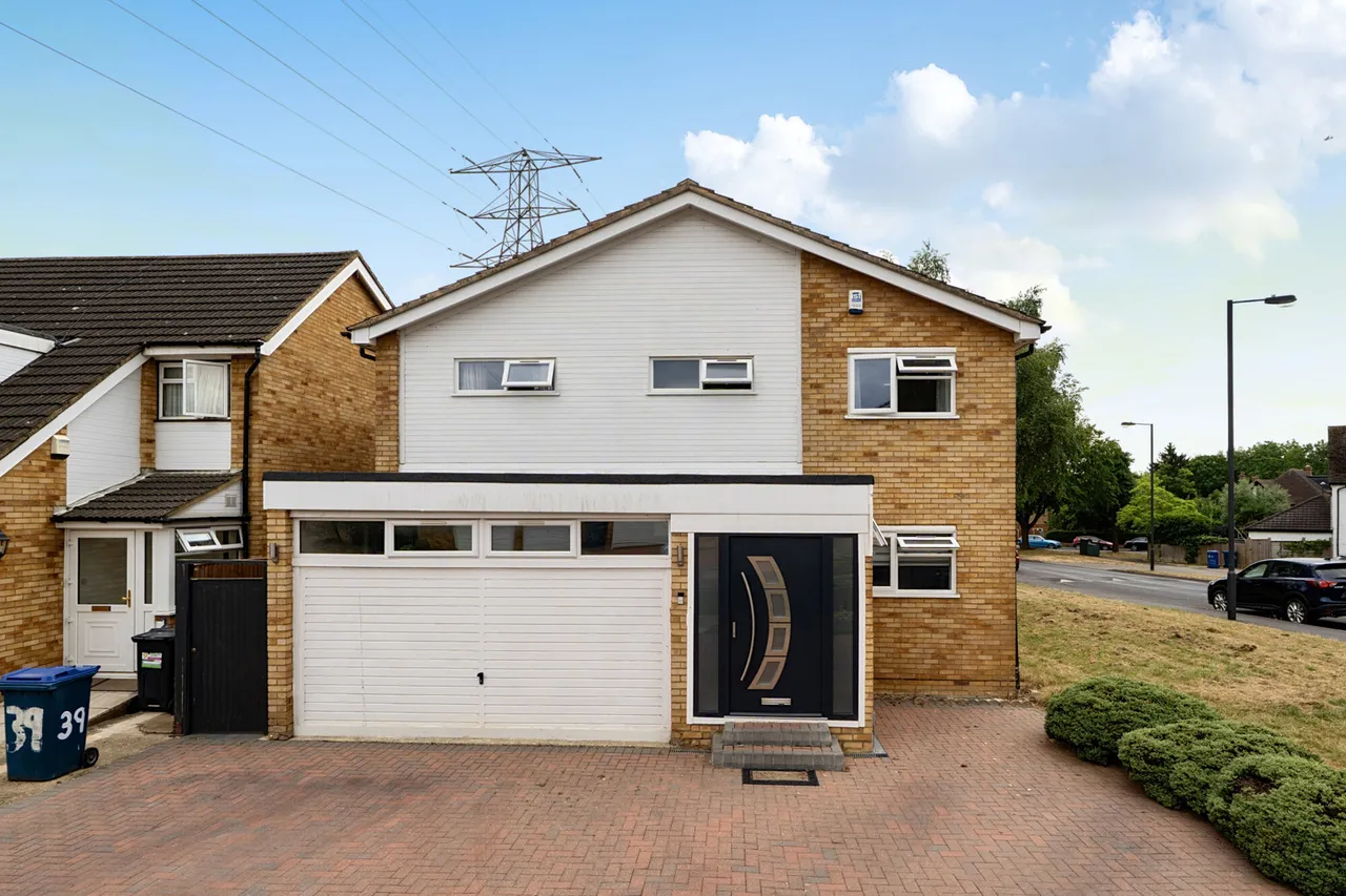 4 bed house for sale, Hallam Gardens, Pinner, HA5