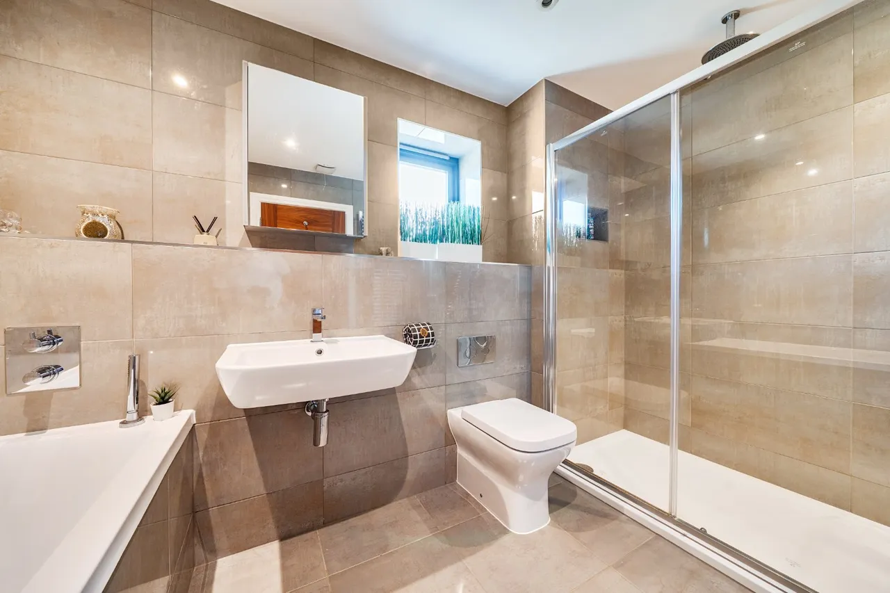 Station Drive, Sutton Scotney, SO21, photo 9