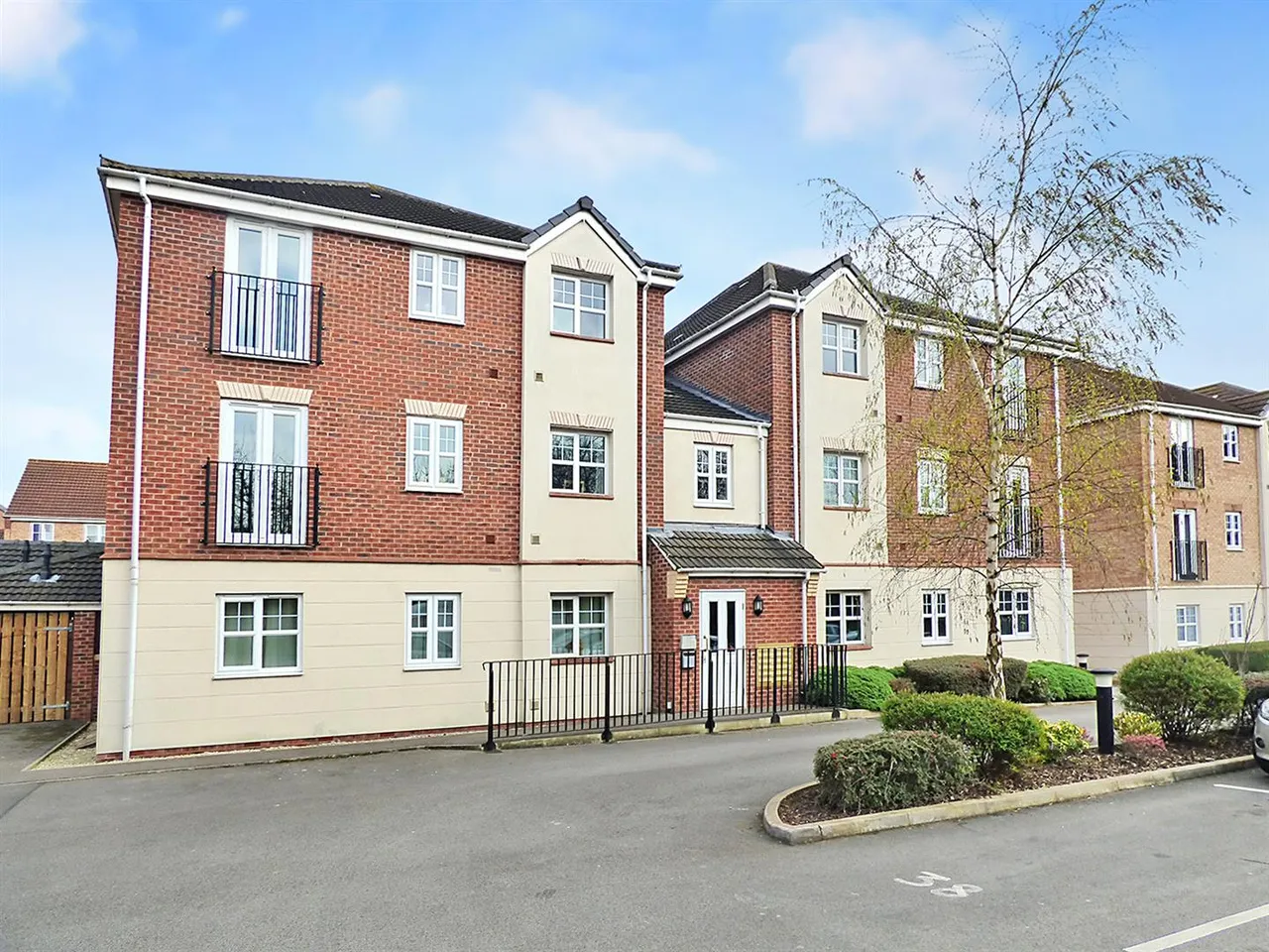 2 bed flat to rent, Greenwood Gardens, Bilborough, NG8