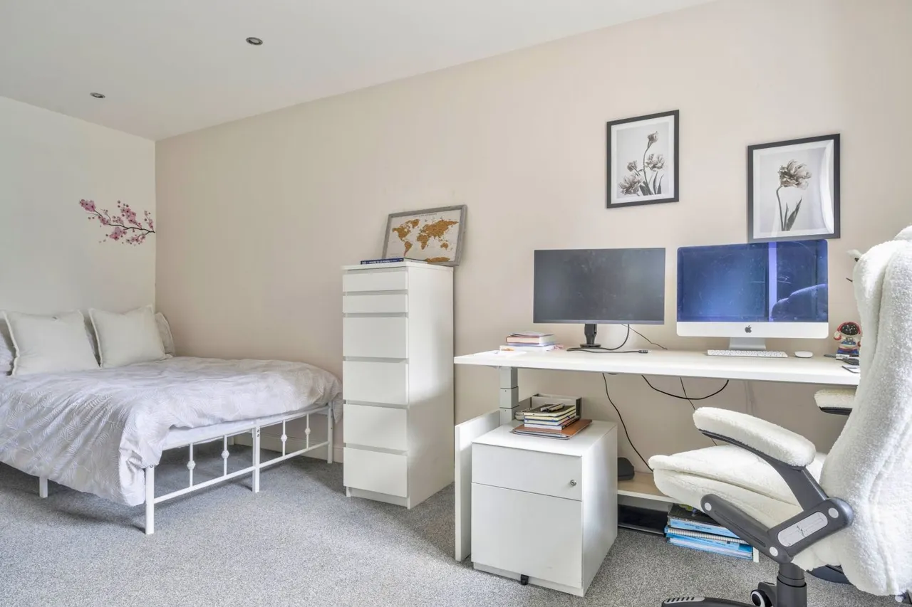 Figsbury Close, Swindon, SN25, photo 21