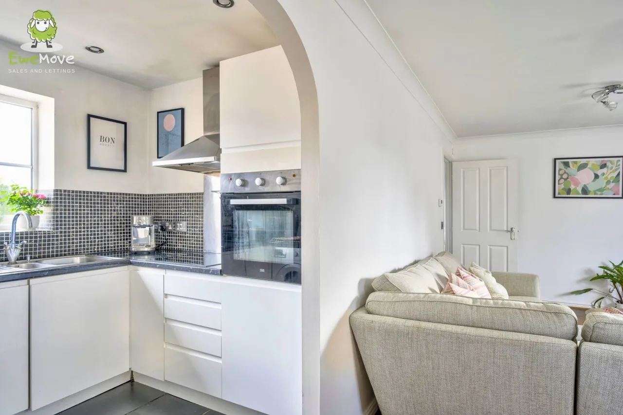 Figsbury Close, Swindon, SN25, photo 13