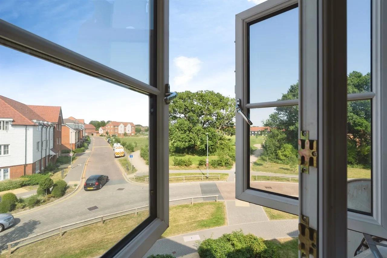 2 bed flat for sale — Steeplechase Way, Fontwell, Arundel
