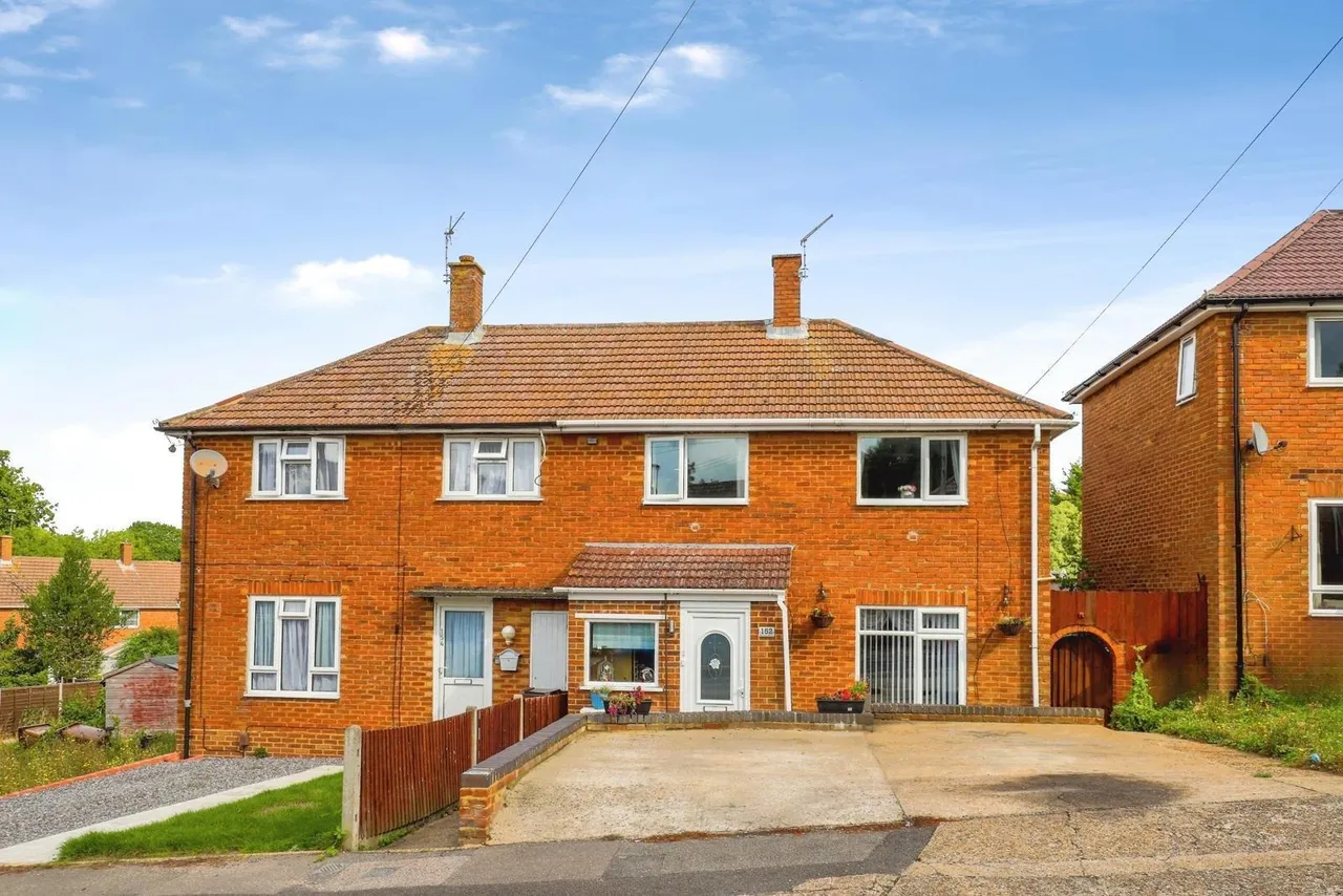 3 bed house for sale, Warren Wood Road, Rochester, ME1