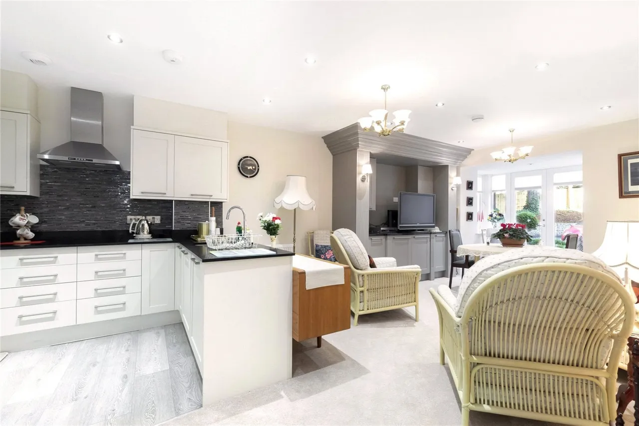 Stratton Place, Stratton, GL7, photo 5