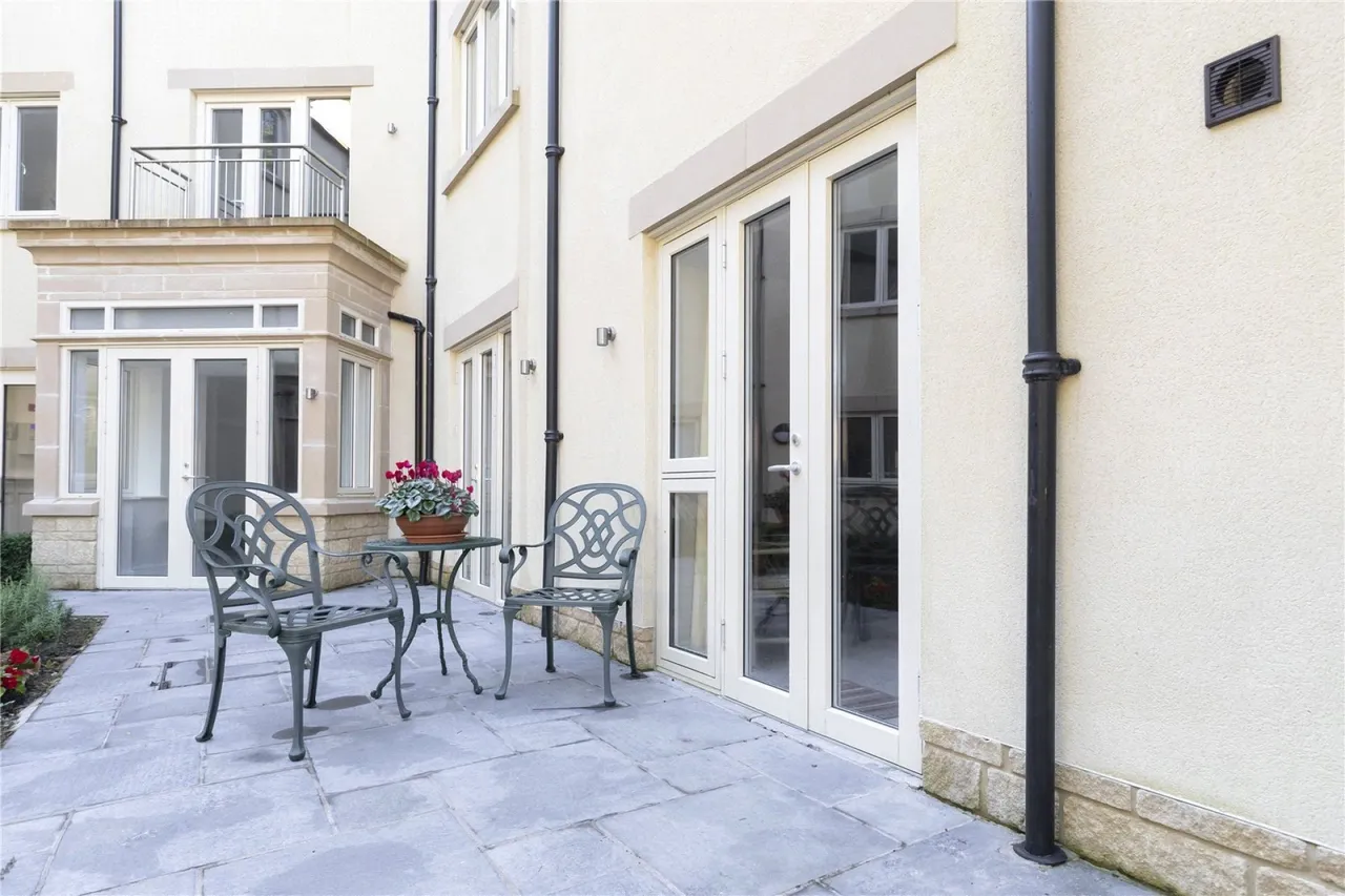 Stratton Place, Stratton, GL7, photo 14