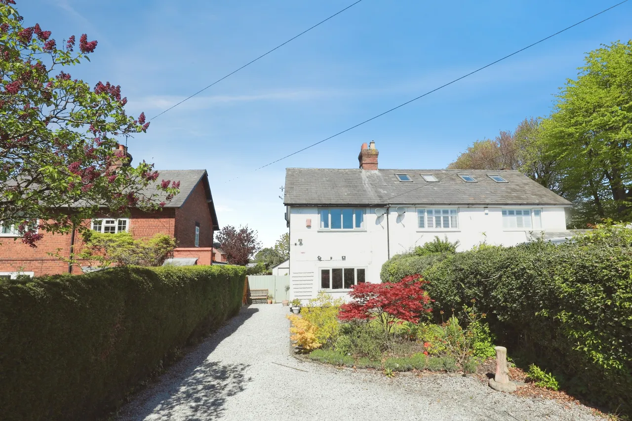 2 bed house for sale — Chester Road, Northwich