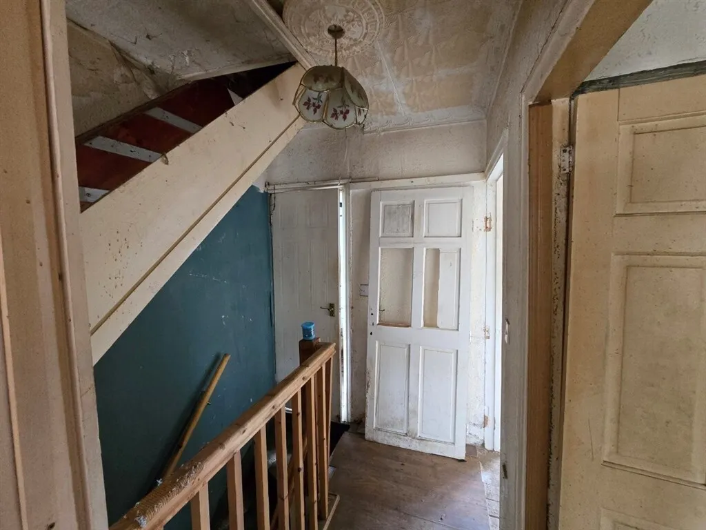 Poundswick Lane, MANCHESTER, photo 10