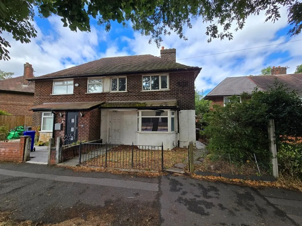 3 bed house for sale — Poundswick Lane, MANCHESTER