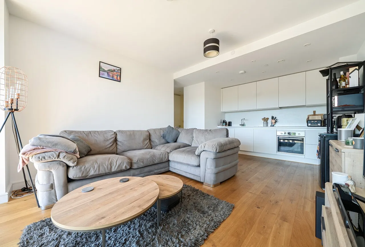 Lake Shore Drive, Bristol, BS13 7BG, photo 2