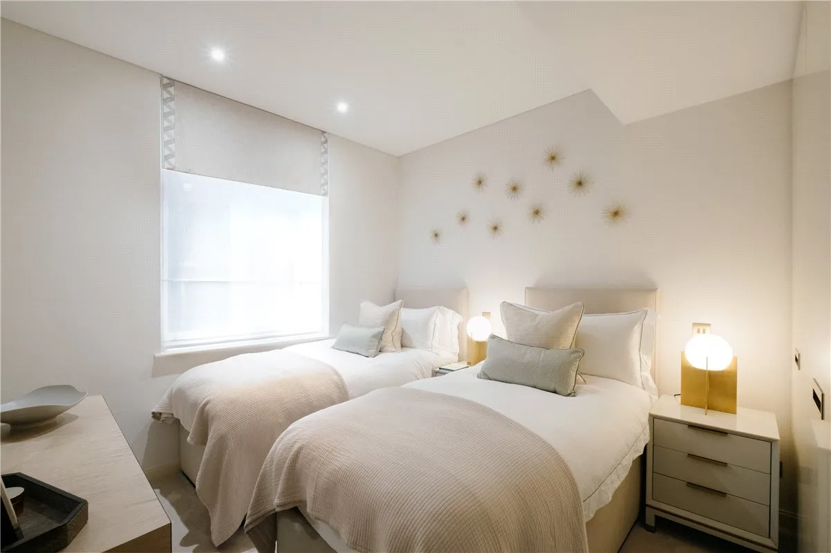 Piccadilly, Mayfair, W1J, photo 7