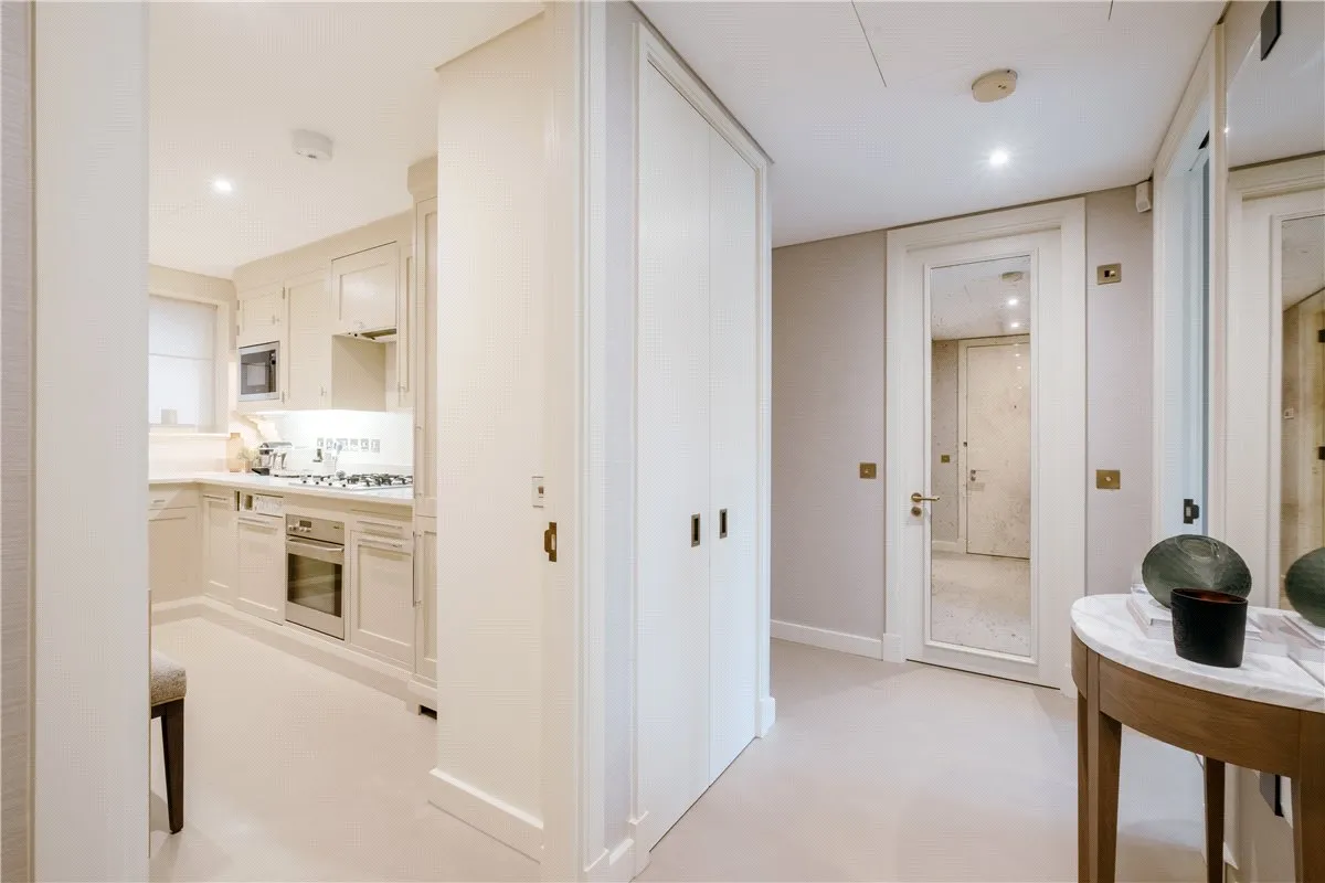 Piccadilly, Mayfair, W1J, photo 11