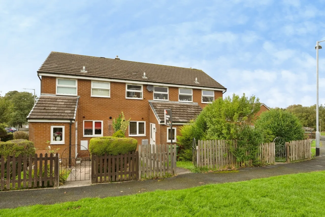 2 bed house for sale, Liddesdale Road, Nelson, BB9