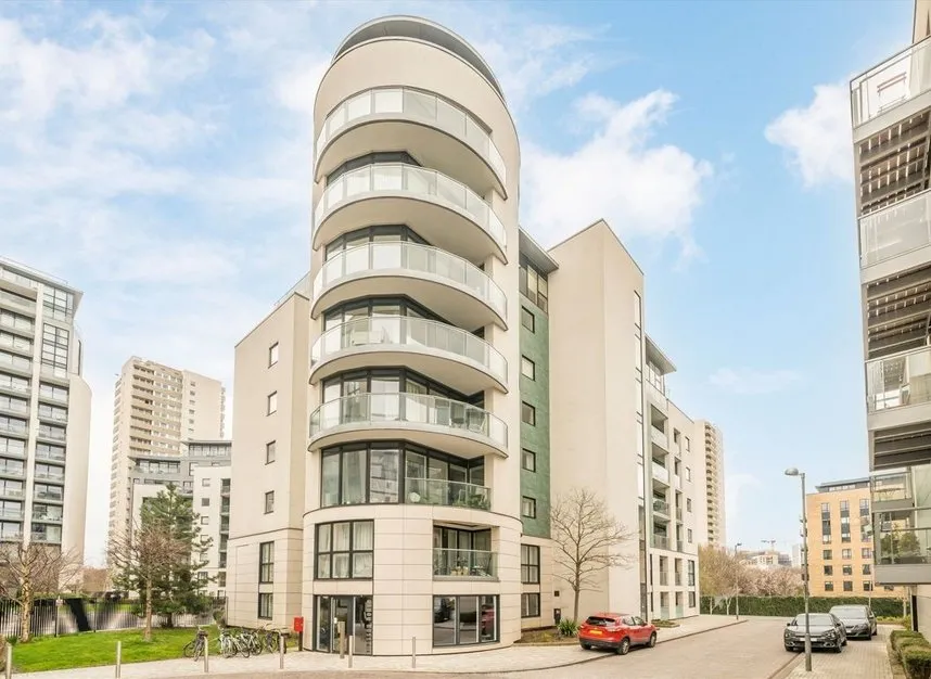 Pump House Crescent, Brentford, TW8, photo 6