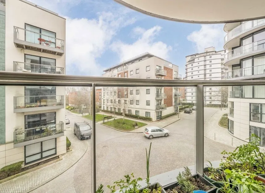 Pump House Crescent, Brentford, TW8, photo 5
