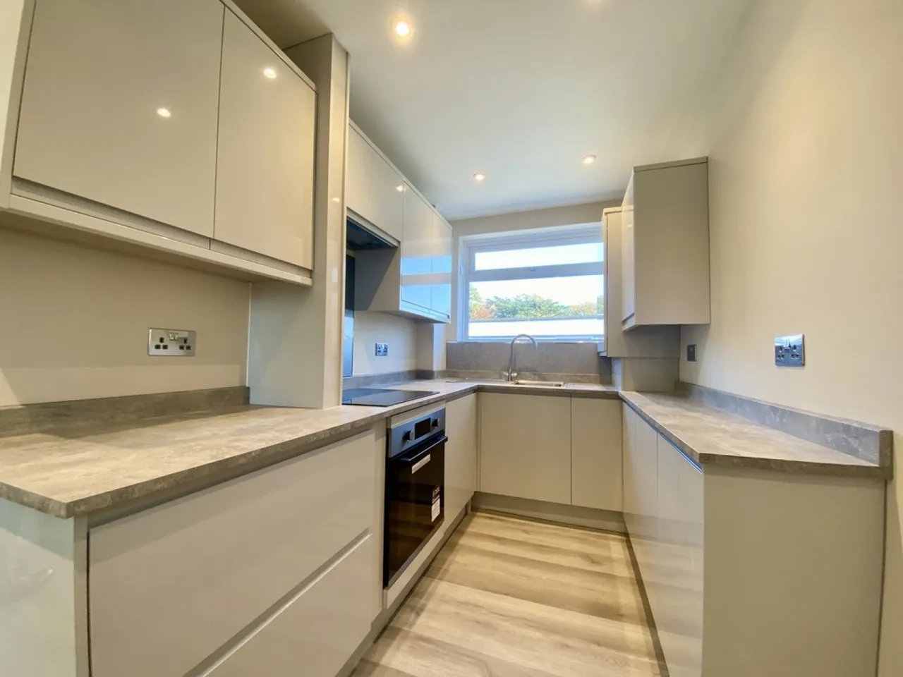 Ashley Cross, Poole, BH14, photo 2