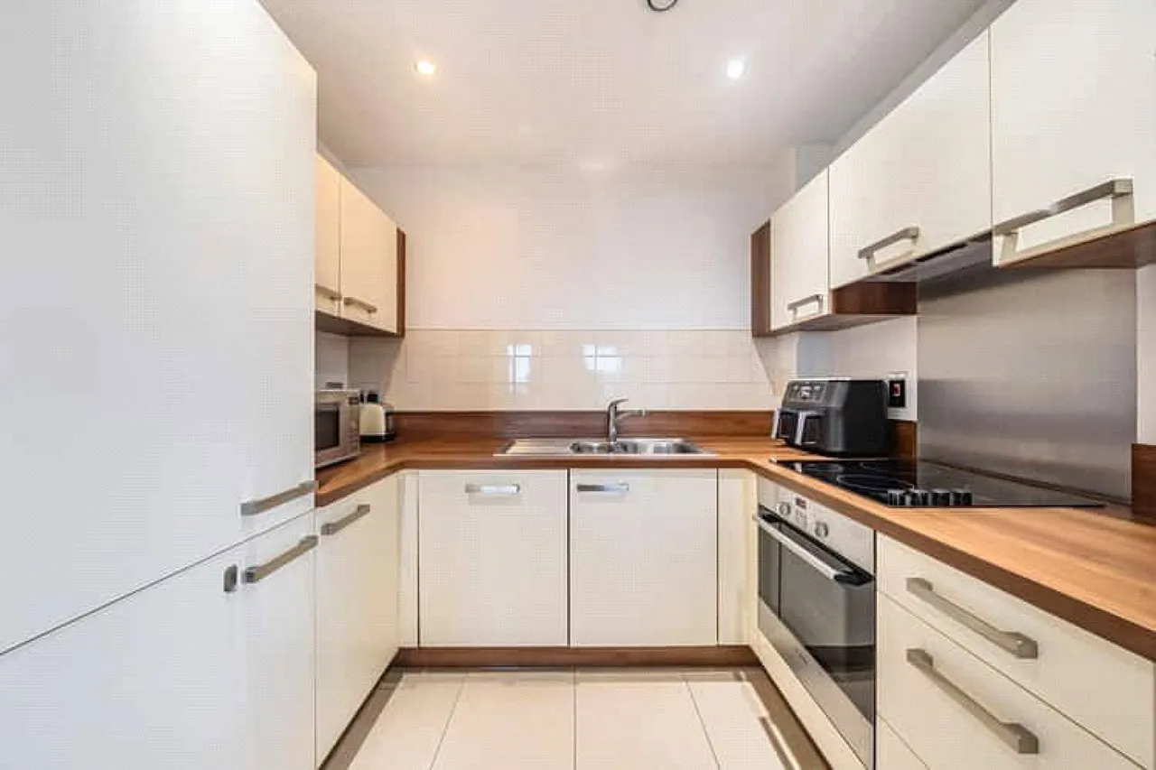 Holdford Way, London, photo 5