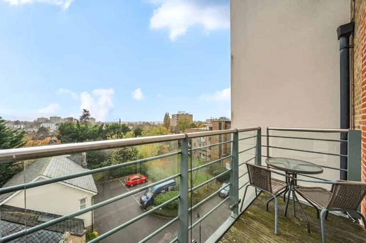 Holdford Way, London, photo 9
