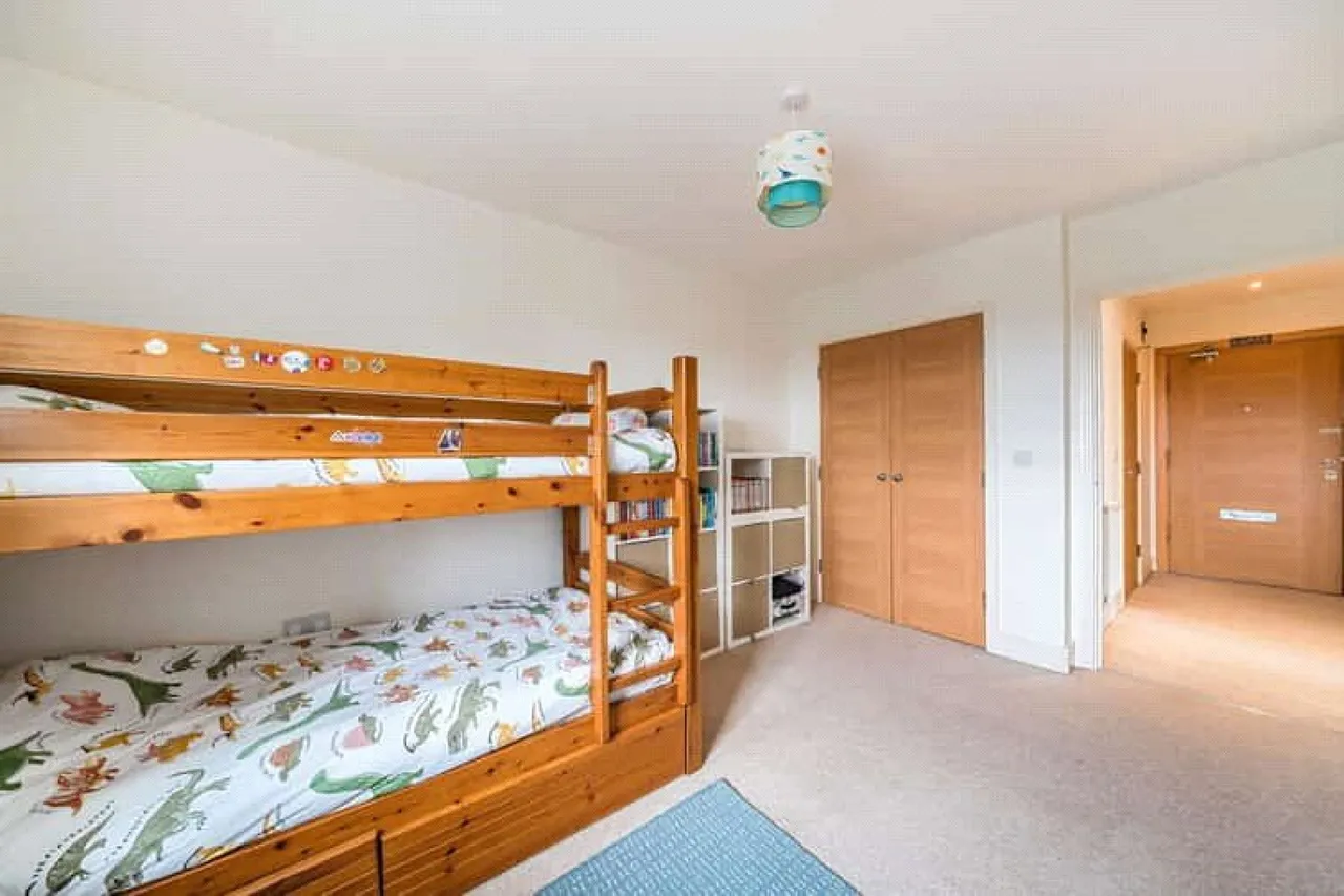 Holdford Way, London, photo 12