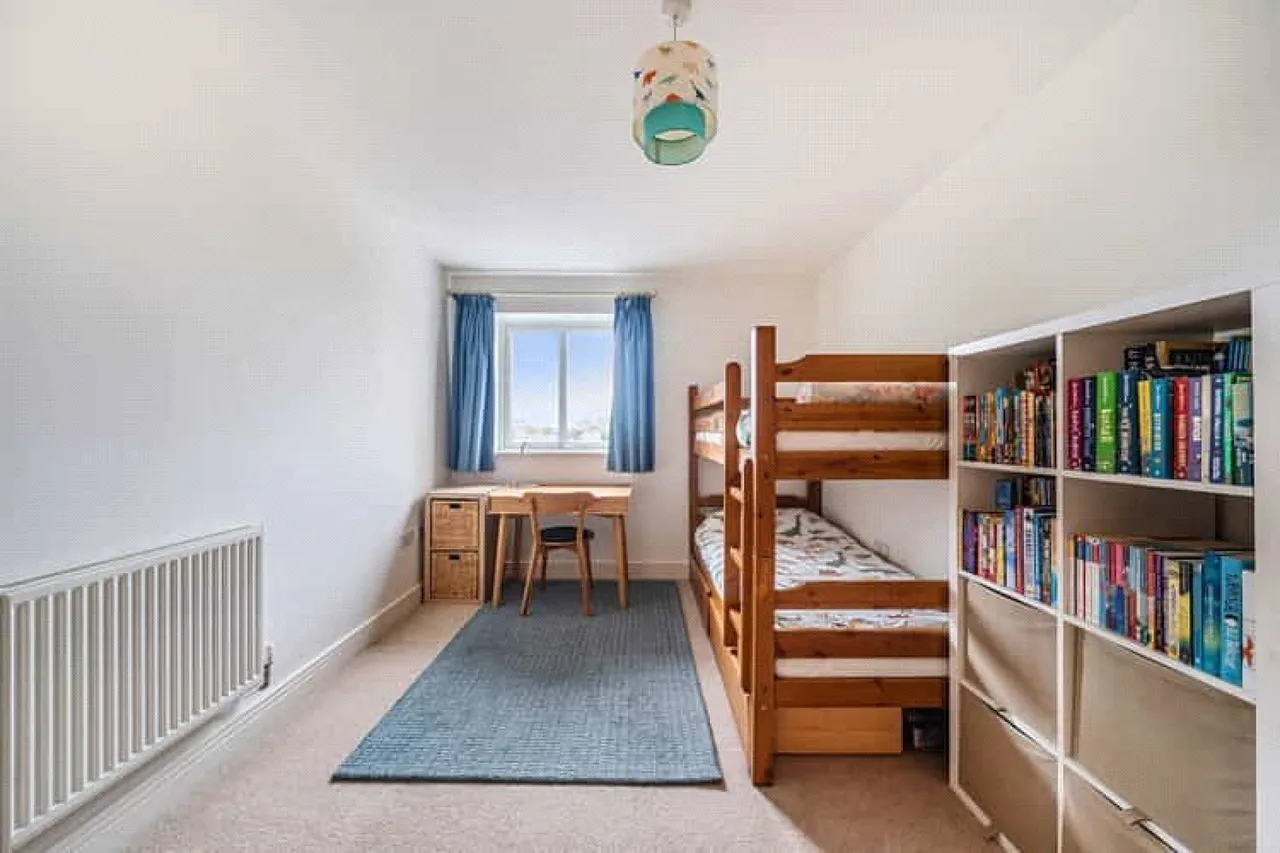Holdford Way, London, photo 10