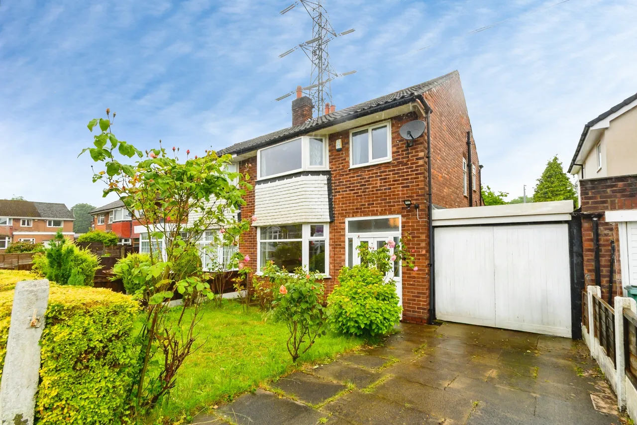3 bed house for sale, Barnard Avenue, Manchester, M45