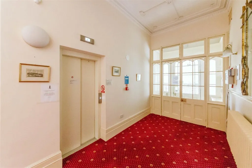 Flat 31, Carfax Court, Durdham Park, Redland, Bristol, BS6 6XG, photo 7