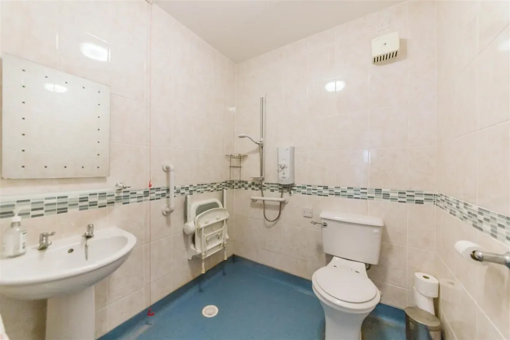 Flat 31, Carfax Court, Durdham Park, Redland, Bristol, BS6 6XG, photo 6