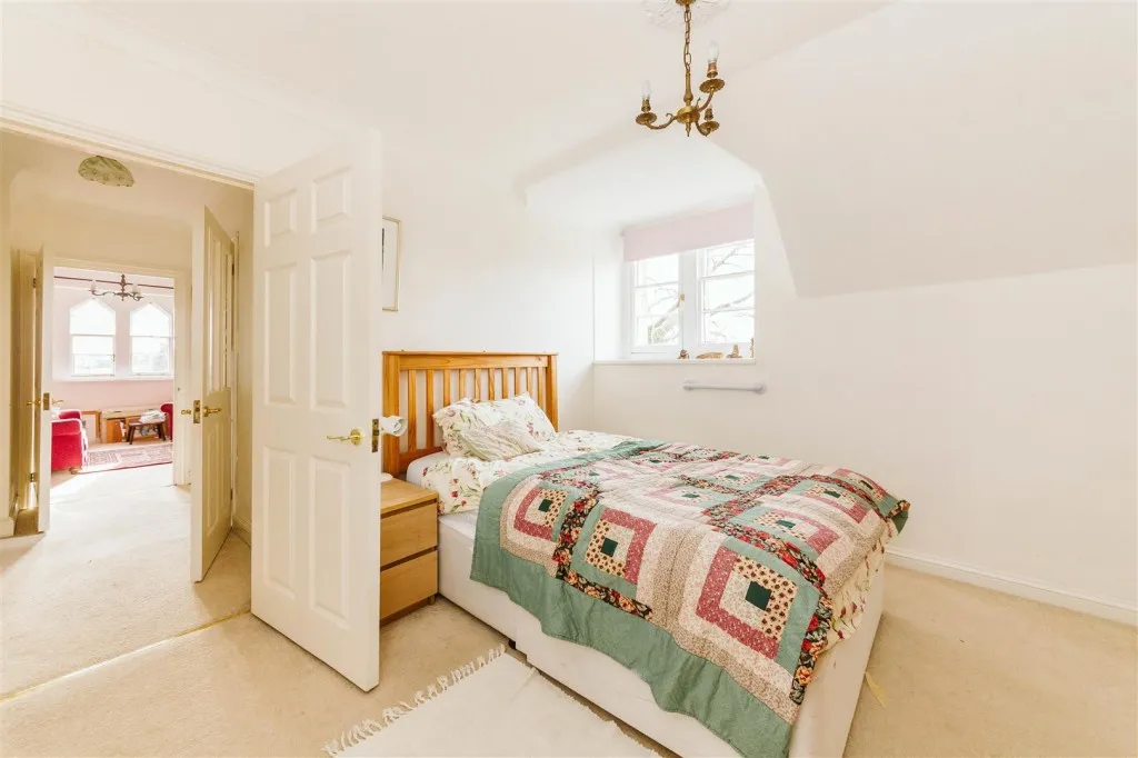 Flat 31, Carfax Court, Durdham Park, Redland, Bristol, BS6 6XG, photo 3