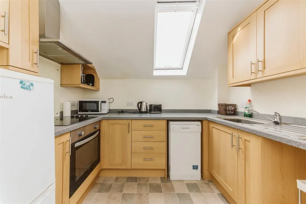 Flat 31, Carfax Court, Durdham Park, Redland, Bristol, BS6 6XG, photo 5